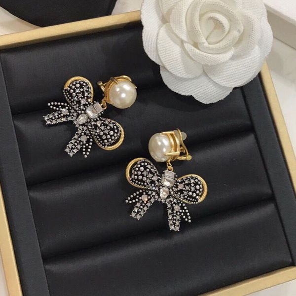 miao exaggerated ear clip temperament high-grade earrings 2021 new fashion design sense pierced earrings luxurys designers jewelry, Golden;silver
miao exaggerated ear clip temperament high-grade earrings 2021 new fashion design sense pierced earrings luxurys designers jewelry, Golden;silver
