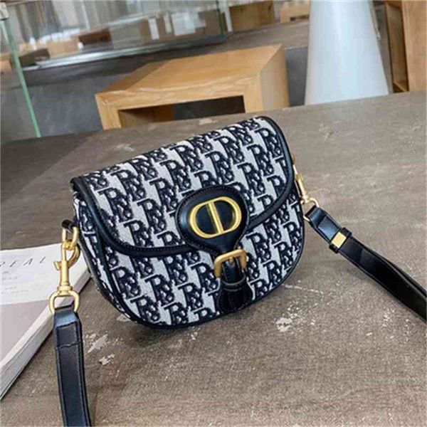 70% off factory store hong leather new embroidered half round saddle bag versatile one shoulder messenger bag
70% off factory store hong leather new embroidered half round saddle bag versatile one shoulder messenger bag