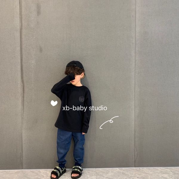 chrome/heartscroxin xuanbao jiachao parent brand new child spring long sleeve t-shirt bottom coat 3m reflective foreign sty, White;black
chrome/heartscroxin xuanbao jiachao parent brand new child spring long sleeve t-shirt bottom coat 3m reflective foreign sty, White;black