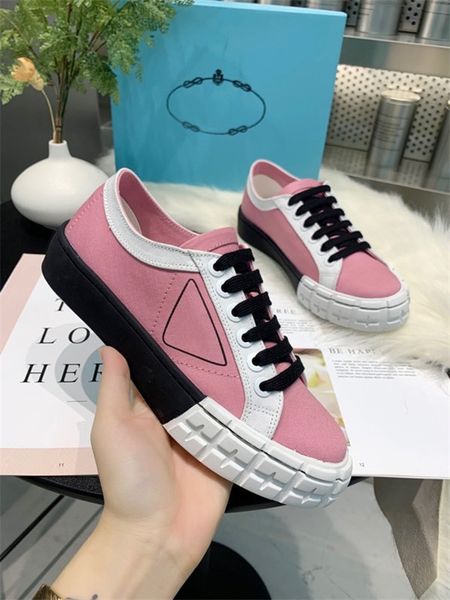 luxurys designer sneaker low casual shoes women treaded rubber outsole printed calf leather classic trainers size35-40, Red;white
luxurys designer sneaker low casual shoes women treaded rubber outsole printed calf leather classic trainers size35-40, Red;white