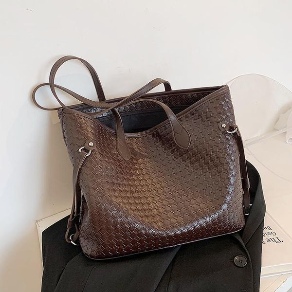 evening bags fashionable texture, large capacity, one-shoulder and underarm ladies bag2021summer korean version of rhomboid tide tote bag
evening bags fashionable texture, large capacity, one-shoulder and underarm ladies bag2021summer korean version of rhomboid tide tote bag