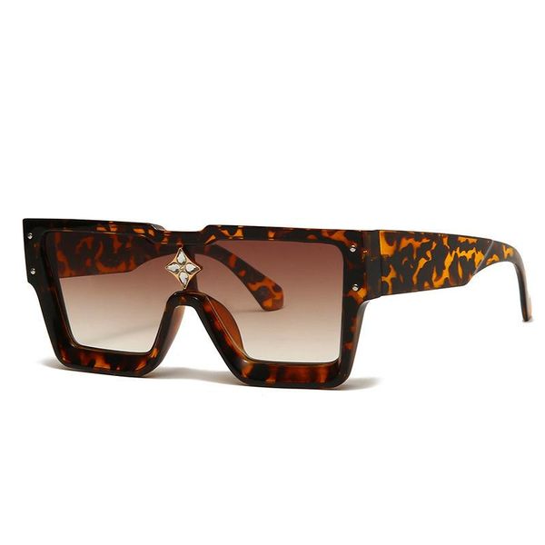 sunglasses european and american fashion retro large frame leopard print unisex, White;black
sunglasses european and american fashion retro large frame leopard print unisex, White;black