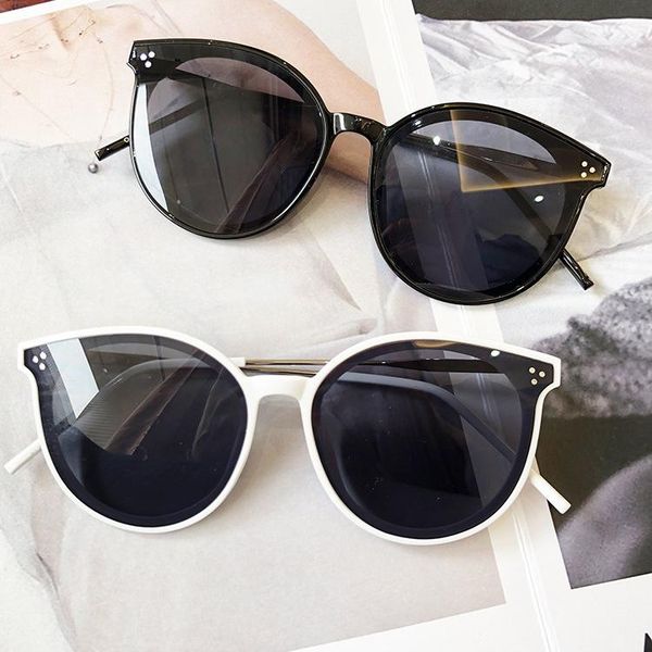 sunglasses fashionable women's big rim round face ultra uv protection vendor womens, White;black
sunglasses fashionable women's big rim round face ultra uv protection vendor womens, White;black