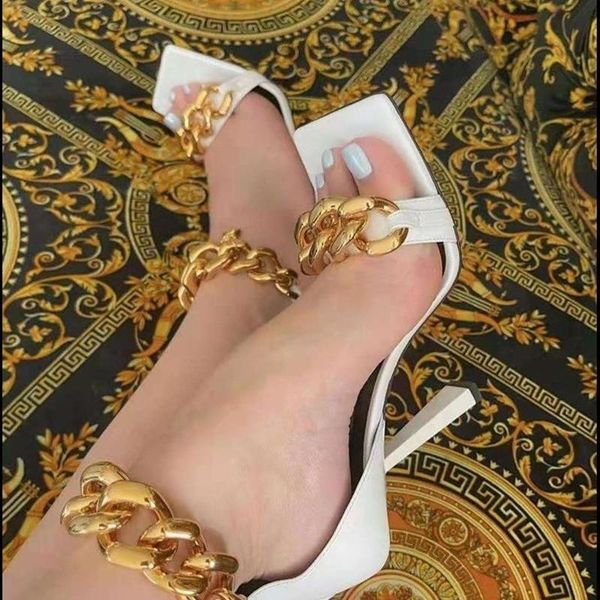 women's sandals black leather square peep toe unique heel zip open style large metal chain decoration
women's sandals black leather square peep toe unique heel zip open style large metal chain decoration