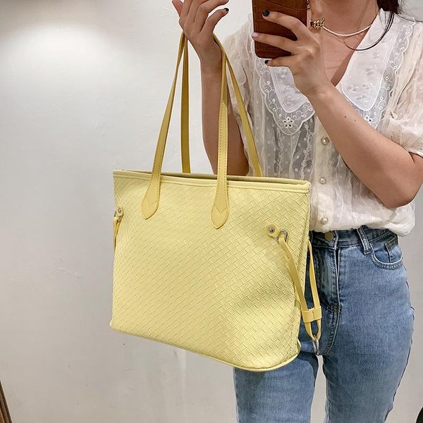 evening bags 2021 fashion woven large capacity ladies portable tote bag simple and versatile shoulder purses handbags sac a main
evening bags 2021 fashion woven large capacity ladies portable tote bag simple and versatile shoulder purses handbags sac a main
