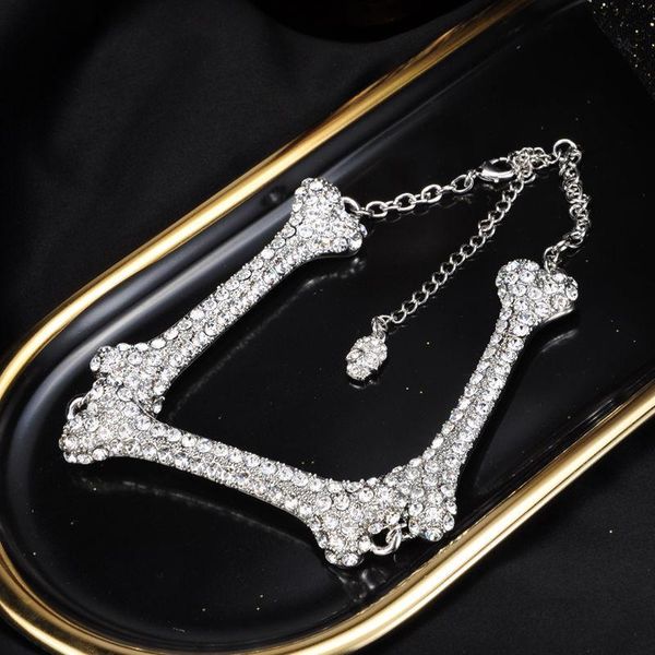 chokers 2021 hip hop zircon crystal dog bone pendant choker necklaces clear cz paved women mens fashion gothic punk party jewelry, Golden;silver
chokers 2021 hip hop zircon crystal dog bone pendant choker necklaces clear cz paved women mens fashion gothic punk party jewelry, Golden;silver