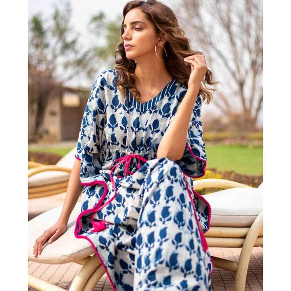 embroidery beach cover up saida de praia swimsuit women bikini cover tunics for pareo sarong wear q1193 210420, White;black
embroidery beach cover up saida de praia swimsuit women bikini cover tunics for pareo sarong wear q1193 210420, White;black
