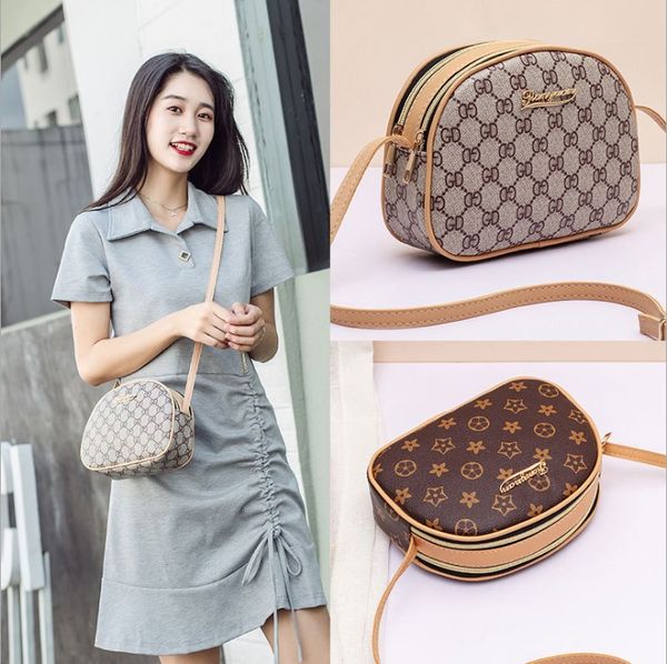 2021 trend retro old flower luxury print hit color shoulder bag mobile phone female purse wild personality portable messenger coin handbag
2021 trend retro old flower luxury print hit color shoulder bag mobile phone female purse wild personality portable messenger coin handbag