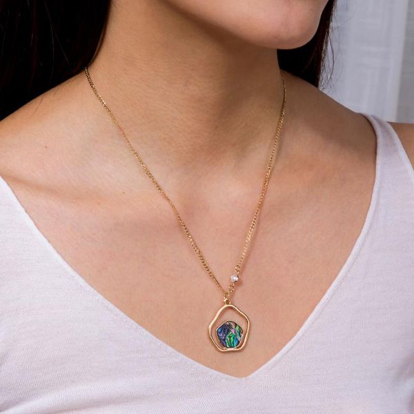 pendant necklaces natural color abalone shell polygon wild clavicle chain necklace ins female, Silver
pendant necklaces natural color abalone shell polygon wild clavicle chain necklace ins female, Silver