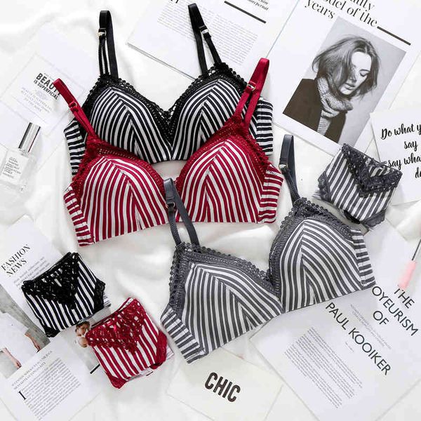 bras sets rimless high end traceless stripe cotton underwear women gathered lace bra set, Red;black
bras sets rimless high end traceless stripe cotton underwear women gathered lace bra set, Red;black