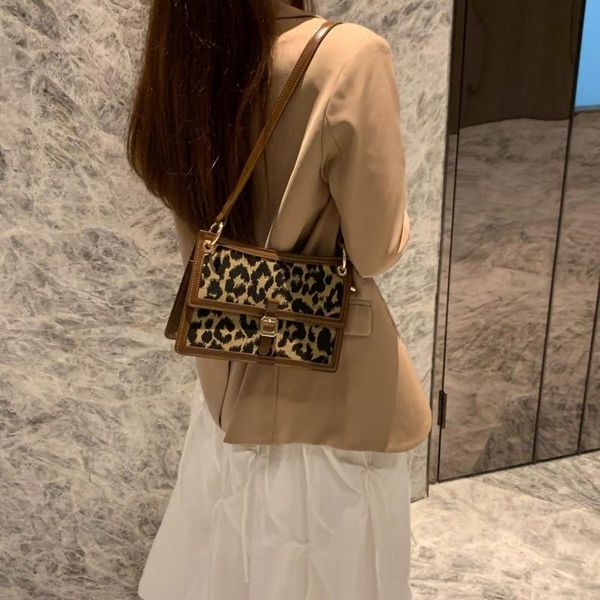evening bags brand designer floral print women's handbag retro lock crossbody bag small square tote shoulder
evening bags brand designer floral print women's handbag retro lock crossbody bag small square tote shoulder
