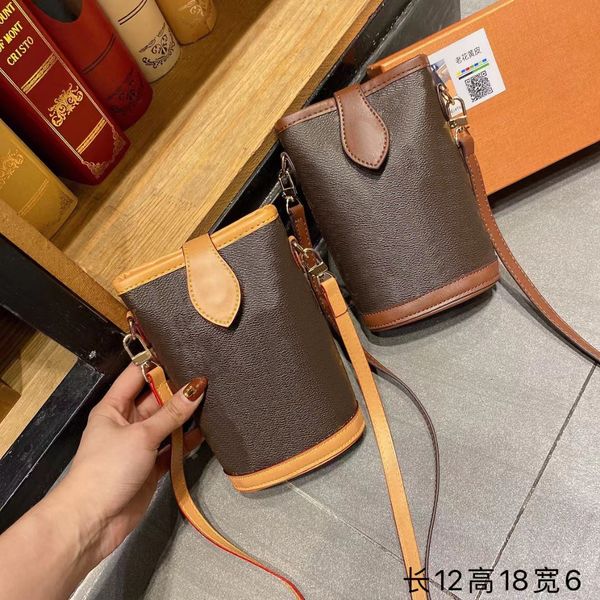 ladies shoulder messenger bag luxury designer bucket bags convenient commute cross body mobile phone bag long shoulder strap totebag
ladies shoulder messenger bag luxury designer bucket bags convenient commute cross body mobile phone bag long shoulder strap totebag