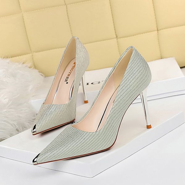 dress shoes sequined cloth high heels women metal design pointed toe pumps ladies shoes arrival, Black
dress shoes sequined cloth high heels women metal design pointed toe pumps ladies shoes arrival, Black