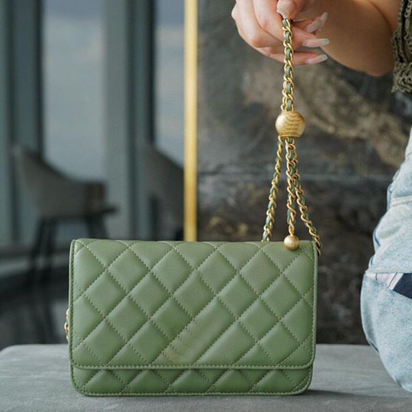 duffel bags women's handbag green small flap 2021 shoulder bag thick metal chain women clutch luxury ladies purse
duffel bags women's handbag green small flap 2021 shoulder bag thick metal chain women clutch luxury ladies purse