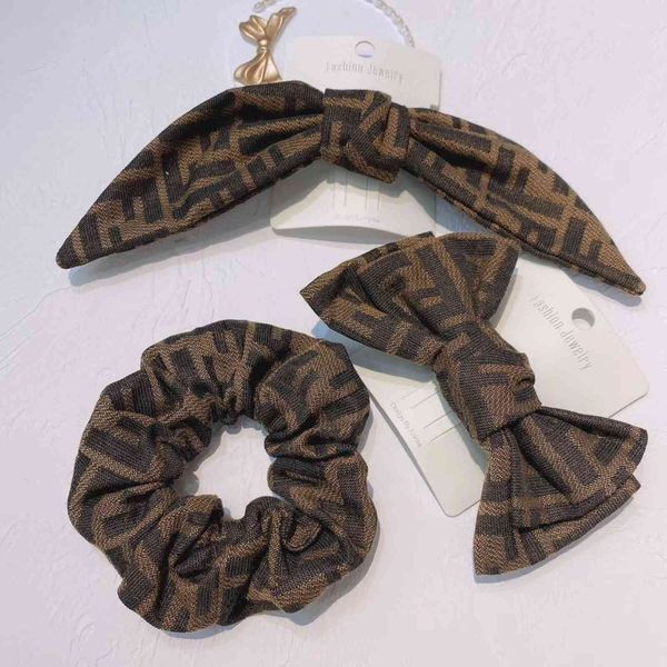 autumn and winter headband flower middle ancient large intestine hair circle ear bow female hairpin one word clip, Golden;silver
autumn and winter headband flower middle ancient large intestine hair circle ear bow female hairpin one word clip, Golden;silver