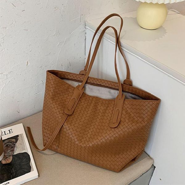 evening bags 2021 fashion luxury designer pu leather lady woven large capacity tote handbag crossbody shoulder bag sac luxe
evening bags 2021 fashion luxury designer pu leather lady woven large capacity tote handbag crossbody shoulder bag sac luxe