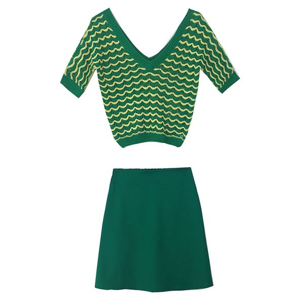 green ripple v neck short sleeve empire elastic waist mini skirt two piece set summer women knitted t0087 210514, White
green ripple v neck short sleeve empire elastic waist mini skirt two piece set summer women knitted t0087 210514, White