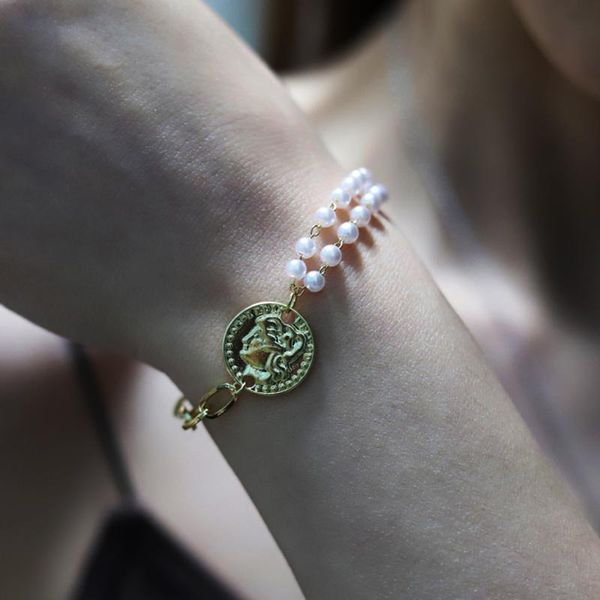 charm bracelets punk gothic imitation pearls lock female knot flower bracelet bangles for women 2021 fashion head gold coin jewelry, Golden;silver
charm bracelets punk gothic imitation pearls lock female knot flower bracelet bangles for women 2021 fashion head gold coin jewelry, Golden;silver