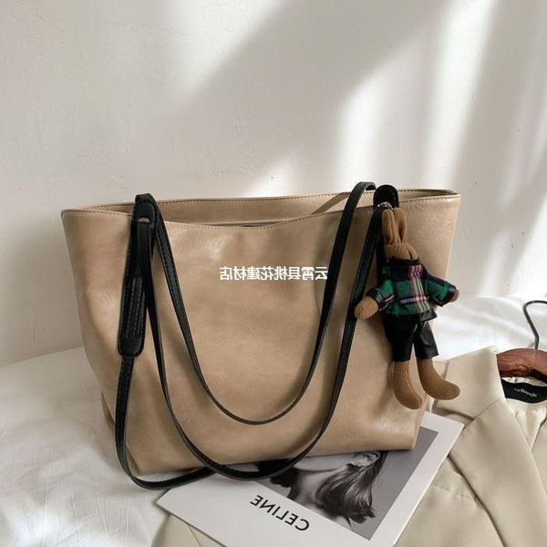 longxiang classic shoulder bag large capacity women's 2021 autumn and winter new fashion
longxiang classic shoulder bag large capacity women's 2021 autumn and winter new fashion