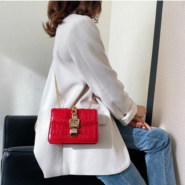 Waist Bags Women Handbag Vintage Chain Crocodile Pattern Crossbody Messenger Bag Fashion Square Shoulde K1SF, Red
Waist Bags Women Handbag Vintage Chain Crocodile Pattern Crossbody Messenger Bag Fashion Square Shoulde K1SF, Red