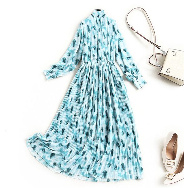 elegant bow collar full chiffon print spring designers women fashion costume vacation dress, Black;gray
elegant bow collar full chiffon print spring designers women fashion costume vacation dress, Black;gray
