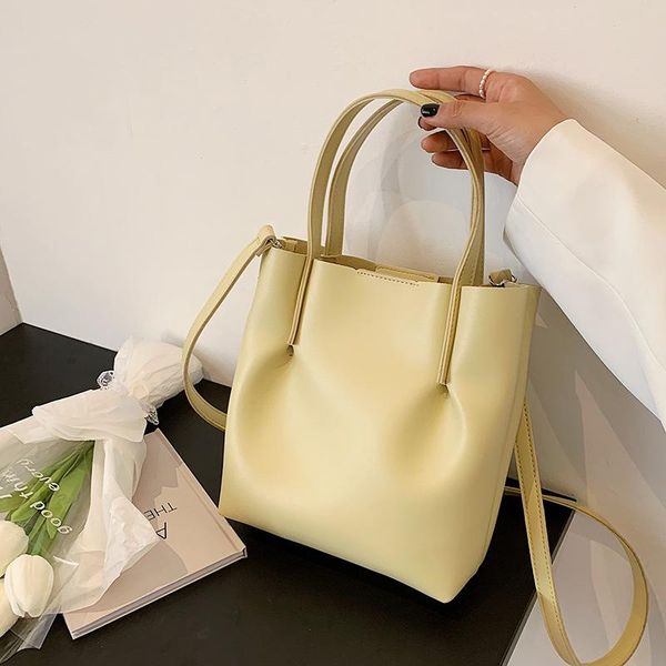 cross body design pu leather bucket crossbody bags for women 2021 summer luxury trend shoulder handbags ins chic big capacity tote bag
cross body design pu leather bucket crossbody bags for women 2021 summer luxury trend shoulder handbags ins chic big capacity tote bag
