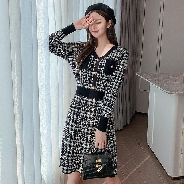 casual dresses sweater dress autumn winter women v neck plaid knitted long sleeve fashion plus size button a line vestidos, Black;gray
casual dresses sweater dress autumn winter women v neck plaid knitted long sleeve fashion plus size button a line vestidos, Black;gray