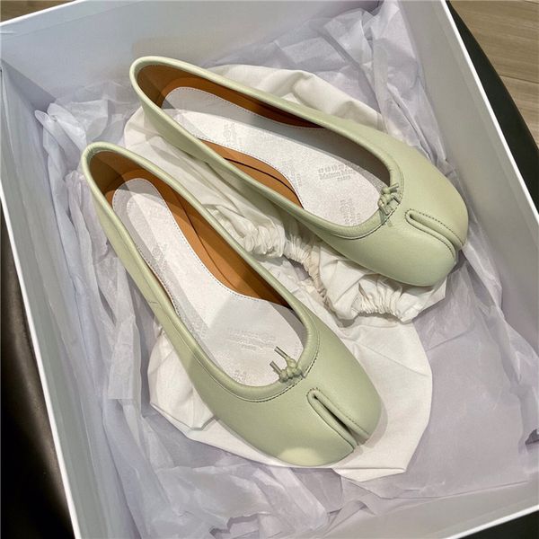 luxury brand designers shoes women genuine leather slip on shoes for women split toe flat heel casual shoes women, Black
luxury brand designers shoes women genuine leather slip on shoes for women split toe flat heel casual shoes women, Black