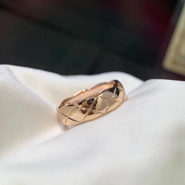 ring s925 silver small fragrance diamond check pattern wide and narrow coco original li now gives his girlfriend the same gift
ring s925 silver small fragrance diamond check pattern wide and narrow coco original li now gives his girlfriend the same gift