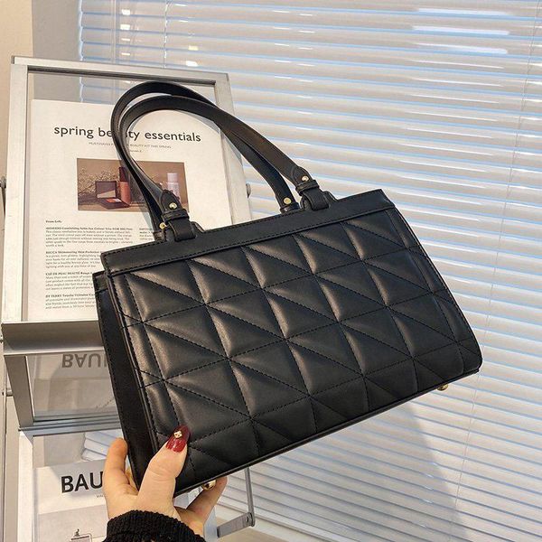 evening bags lingge pu leather shoulder for women 2021 handbags fashion ladies underarm bag designer trending handle female
evening bags lingge pu leather shoulder for women 2021 handbags fashion ladies underarm bag designer trending handle female