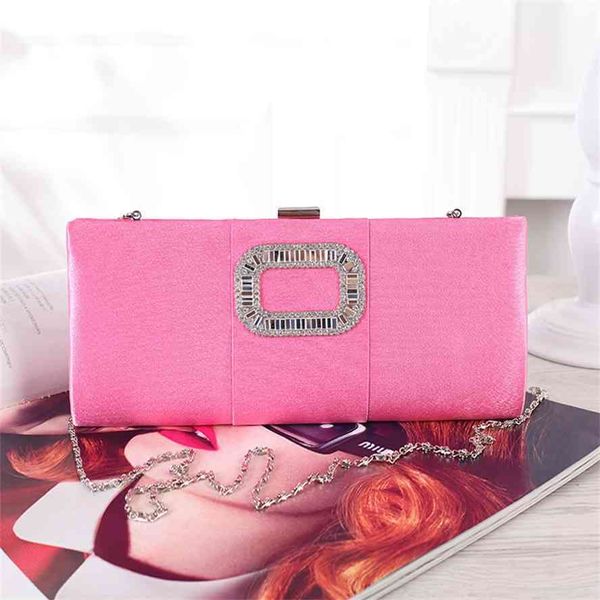 new fashion large buckle square diamond hand banquet dress bag, cheongsam bag (built in hardware)
new fashion large buckle square diamond hand banquet dress bag, cheongsam bag (built in hardware)