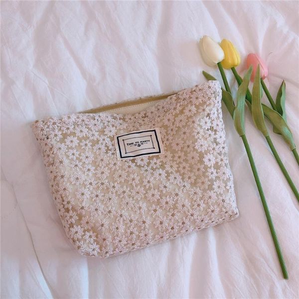 women lace embroidery cosmetic bag jacquard fabric makeup organizer necesserie toiletry floral pouch beauty box bags & cases
women lace embroidery cosmetic bag jacquard fabric makeup organizer necesserie toiletry floral pouch beauty box bags & cases