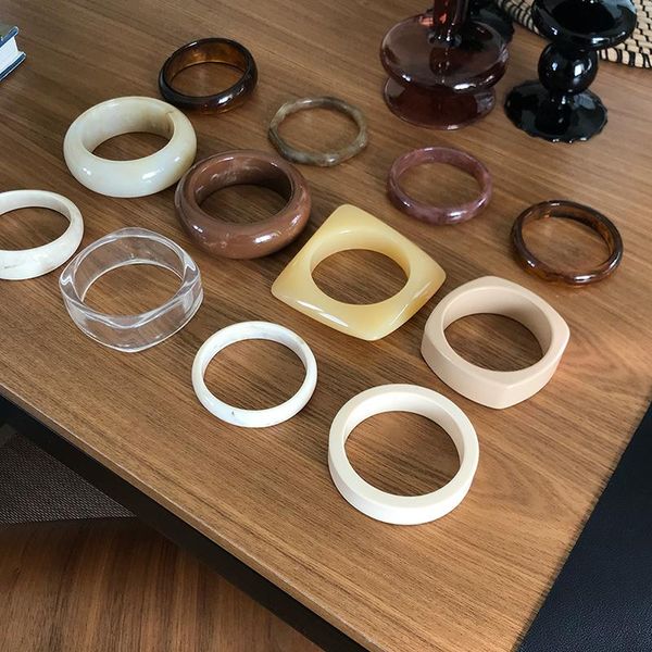 bangle peri'sbox vintage geometrical round transparant thick bracelet for women minimalist irregular acrylic resin bracelets jewelry, Black
bangle peri'sbox vintage geometrical round transparant thick bracelet for women minimalist irregular acrylic resin bracelets jewelry, Black