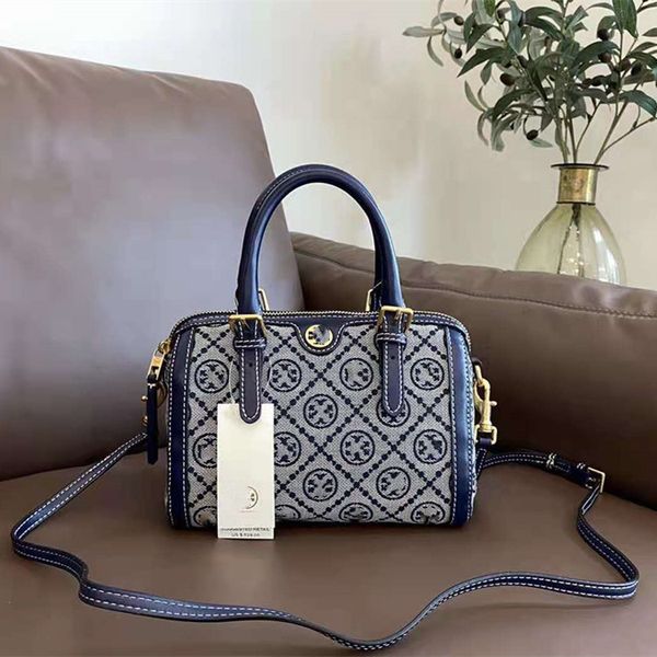 21 new women's shoulder bag hand messenger simple calf leather hand diagonal span purse black friday
21 new women's shoulder bag hand messenger simple calf leather hand diagonal span purse black friday