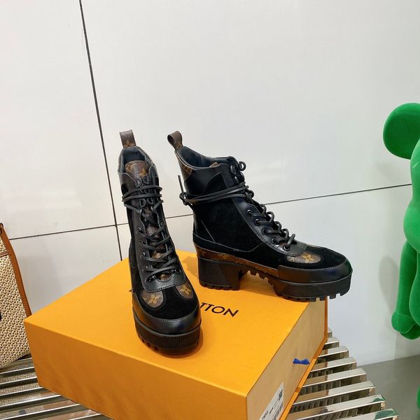 2021 the now luxury designer leather women boots martin desert boot flamingos love arrow medal 100% real leathers horsebit coarse winter des, Black
2021 the now luxury designer leather women boots martin desert boot flamingos love arrow medal 100% real leathers horsebit coarse winter des, Black