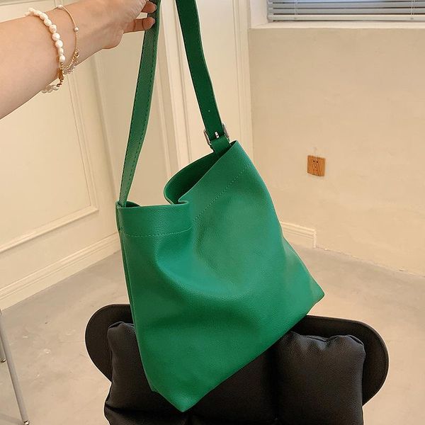 evening bags vintage green bucket leather handbags women shoulder bag fashion women's messenger luxury designer large capacity handbag
evening bags vintage green bucket leather handbags women shoulder bag fashion women's messenger luxury designer large capacity handbag