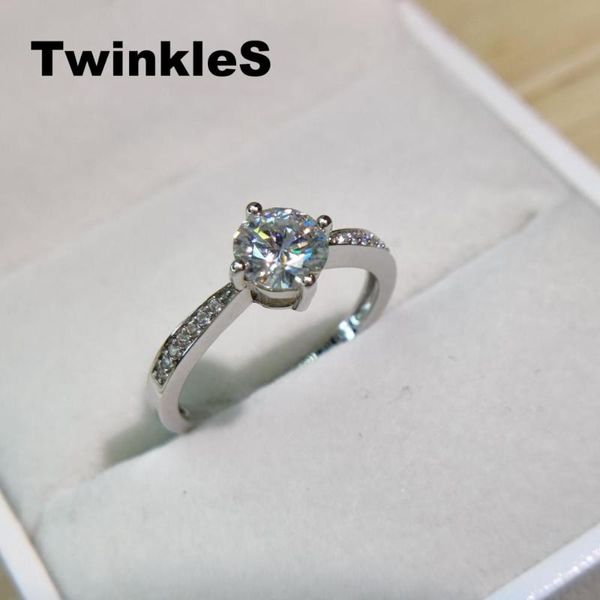 cluster rings twinkles 925 sterling silver 1.0ct 6.5mm ef color moissanite with side stones for women engagement fine jewelry, Golden;silver
cluster rings twinkles 925 sterling silver 1.0ct 6.5mm ef color moissanite with side stones for women engagement fine jewelry, Golden;silver