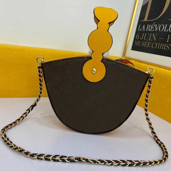 designer luxury bag saddle bag handbags purse fashion letter chain shoulder bags genuine leather magnetic hasp two strap women's leathe, Red;black
designer luxury bag saddle bag handbags purse fashion letter chain shoulder bags genuine leather magnetic hasp two strap women's leathe, Red;black