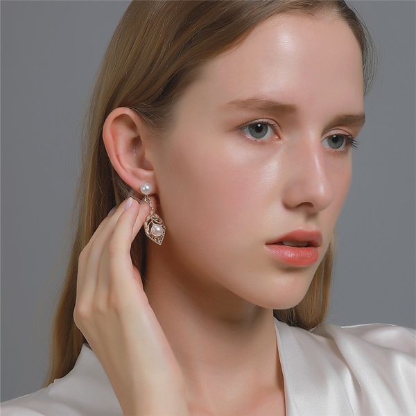 leaf pearl crystal stud earrings 925 silver hollow leaves tassel alloy ear drop european women skirt party gift round gold earring jewelry a, Golden;silver
leaf pearl crystal stud earrings 925 silver hollow leaves tassel alloy ear drop european women skirt party gift round gold earring jewelry a, Golden;silver