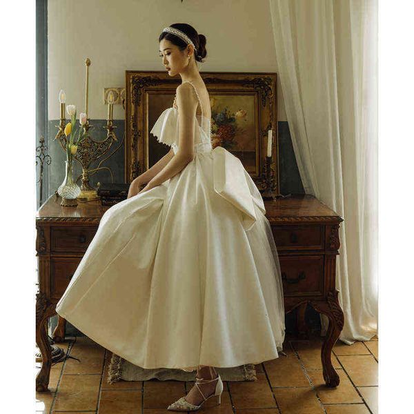 luxury street style dresses french light wedding satin small man thin simple hepburn sling autumn 2021 bride, Black;pink
luxury street style dresses french light wedding satin small man thin simple hepburn sling autumn 2021 bride, Black;pink