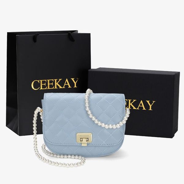 evening bags women shoulder summer japan version of the messenger bag handbag pearl chain wild crack printing
evening bags women shoulder summer japan version of the messenger bag handbag pearl chain wild crack printing