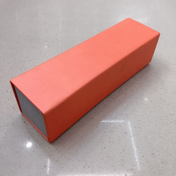 luxury leather sunglasses case cowhide style with steel bar 
luxury leather sunglasses case cowhide style with steel bar