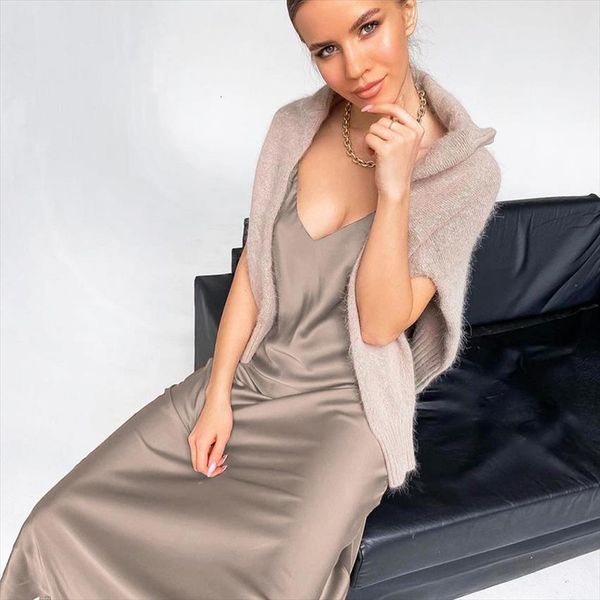 satin v neck party silk womens dress vintage sleeveless spaghetti strap long summer elegant clubwear sleepy vestidos, Black;gray
satin v neck party silk womens dress vintage sleeveless spaghetti strap long summer elegant clubwear sleepy vestidos, Black;gray