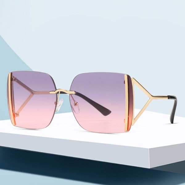 designer sunglasses fashion modern big frame sunglasses female one-piece wide-rim european and american street shooting catwalk glasses, White;black
designer sunglasses fashion modern big frame sunglasses female one-piece wide-rim european and american street shooting catwalk glasses, White;black