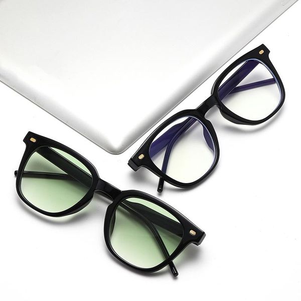 sunglasses korean version of anti-blue light flat glasses men's and women's fashion computer goggles can be equipped with myopia, White;black
sunglasses korean version of anti-blue light flat glasses men's and women's fashion computer goggles can be equipped with myopia, White;black