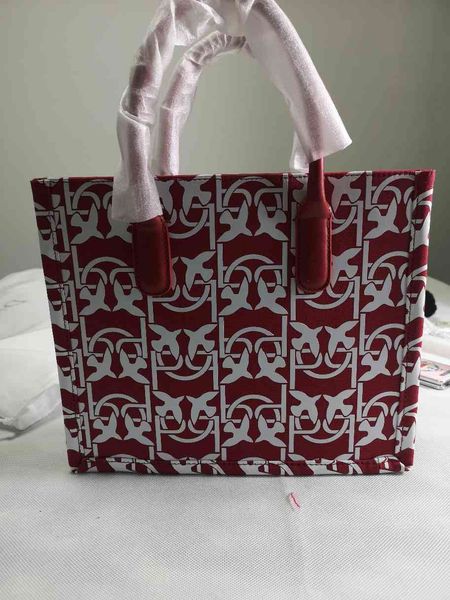 outlet autumn and winter flying swallow bag bag original canvas three dimensional silk screen single shoulder messenger designers handbag yw
outlet autumn and winter flying swallow bag bag original canvas three dimensional silk screen single shoulder messenger designers handbag yw
