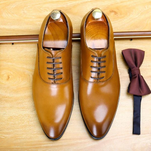 2021 mens shoes loafers black red spike patent leather slip on wedding flats bottoms shoe for business party
2021 mens shoes loafers black red spike patent leather slip on wedding flats bottoms shoe for business party