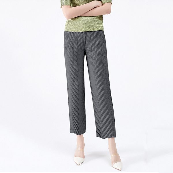 lanrmem women pleated straight pants spring summer fashion high waist elastic folded female elegant yk139 210507, Black;white
lanrmem women pleated straight pants spring summer fashion high waist elastic folded female elegant yk139 210507, Black;white