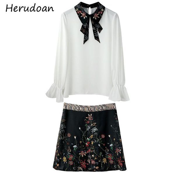 women's tracksuits herudoan fashion runway autumn short skirt 2 two piece sets elegant white blouse and printed mini skirts suits set, Gray
women's tracksuits herudoan fashion runway autumn short skirt 2 two piece sets elegant white blouse and printed mini skirts suits set, Gray