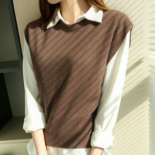 women's sweaters 2021 new women sweater vest spring 100% merino wool knitted brown knit fashion woman vests korean style bb53, White;black
women's sweaters 2021 new women sweater vest spring 100% merino wool knitted brown knit fashion woman vests korean style bb53, White;black